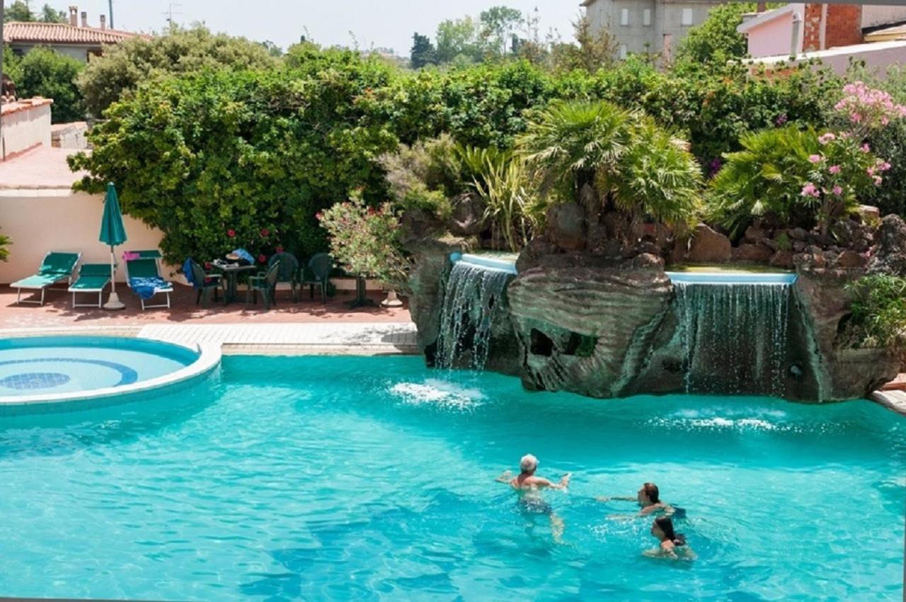 Апарт отель Le Residenze Del Golfo Di Орозеи Экстерьер фото